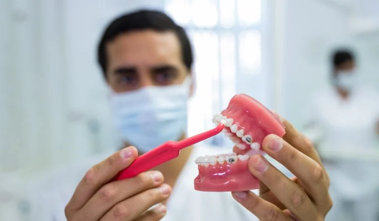 FACES AND BRACES DENTAL CLINIC L.L.C photo 3
